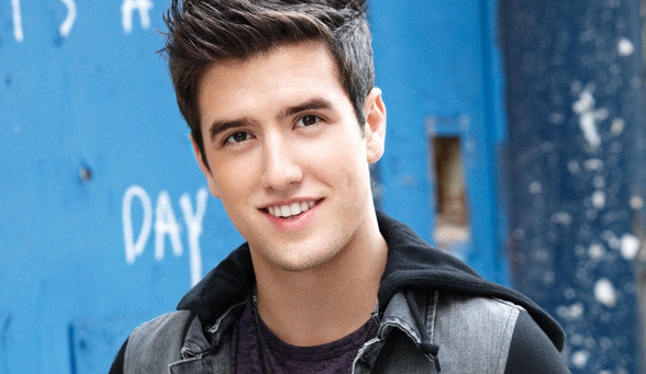 https://staree-users.s3.amazonaws.com/hero_shots/loganhenderson_1336062644.hero_shot